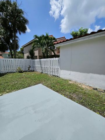 3860 Tree Tops Rd, Cooper City, FL 33026