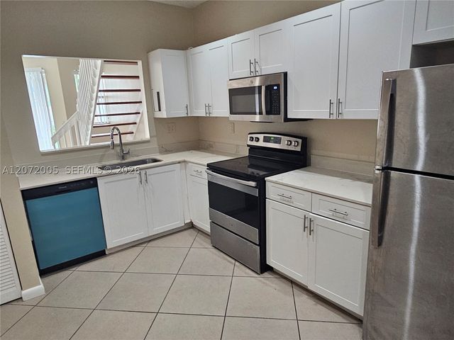 3860 Tree Tops Rd, Cooper City, FL 33026