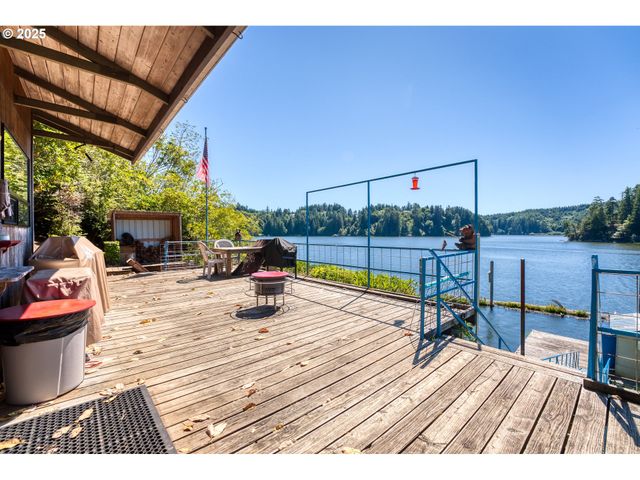 1417 N TENMILE, Lakeside, OR 97449