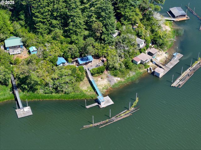1417 N TENMILE, Lakeside, OR 97449