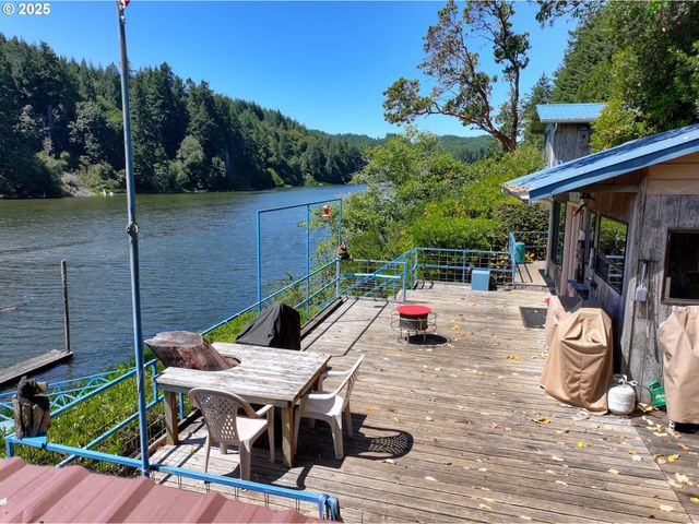 1417 N TENMILE, Lakeside, OR 97449