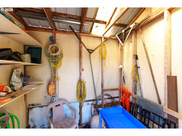 1417 N TENMILE, Lakeside, OR 97449
