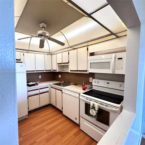 13499 Biscayne Blvd 703, North Miami, FL 33181