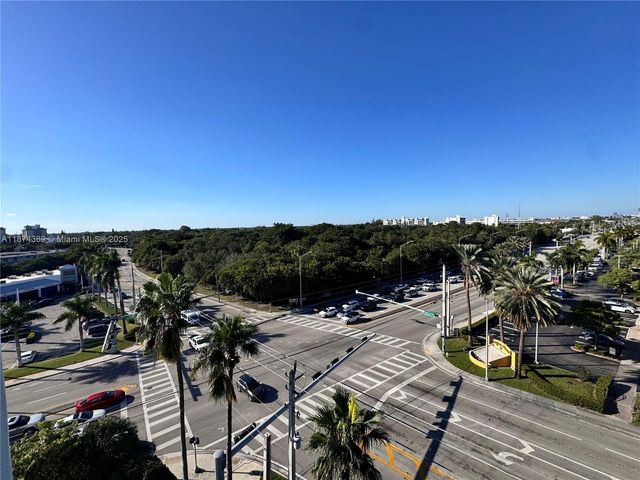 13499 Biscayne Blvd 703, North Miami, FL 33181