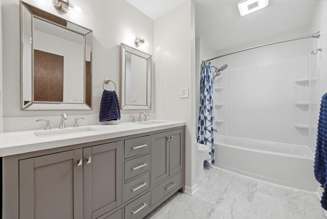 10982 Robinson Drive NW, Coon Rapids, MN 55433