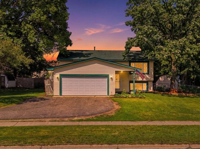 10982 Robinson Drive NW, Coon Rapids, MN 55433