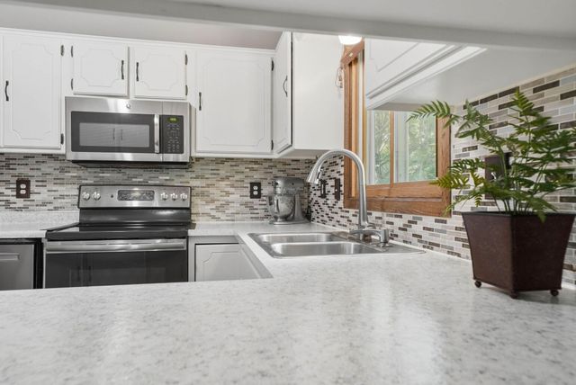 10982 Robinson Drive NW, Coon Rapids, MN 55433