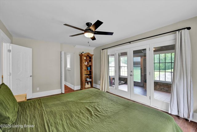 800 Candlelight Ln, Louisville, KY 40214