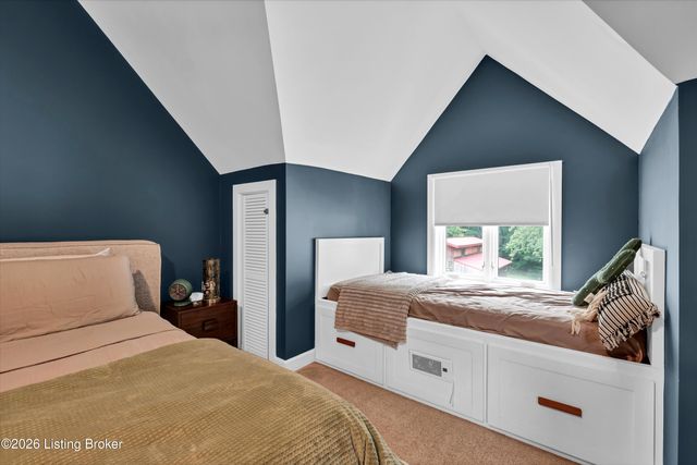 800 Candlelight Ln, Louisville, KY 40214
