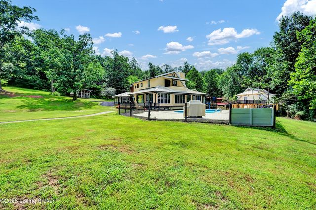 800 Candlelight Ln, Louisville, KY 40214