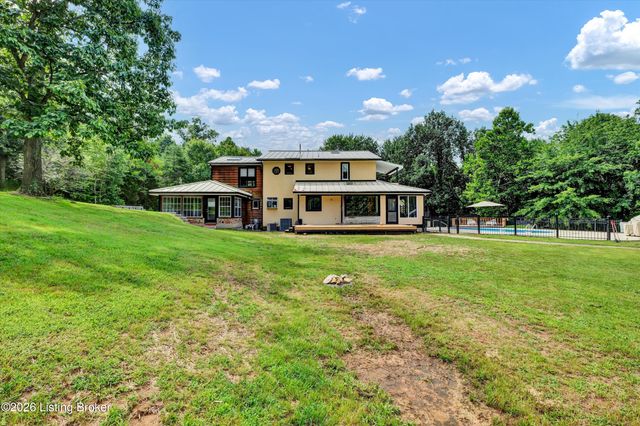 800 Candlelight Ln, Louisville, KY 40214