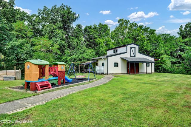 800 Candlelight Ln, Louisville, KY 40214