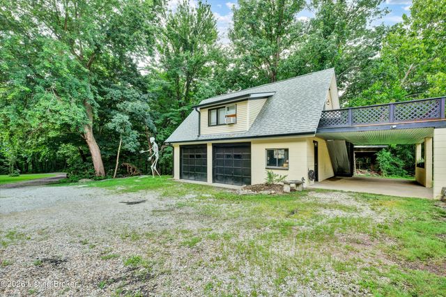 800 Candlelight Ln, Louisville, KY 40214