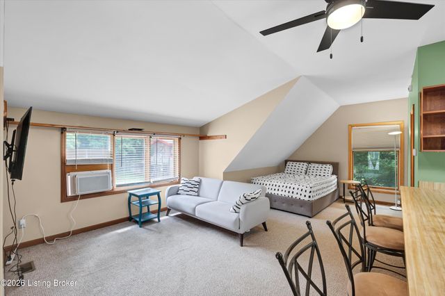 800 Candlelight Ln, Louisville, KY 40214