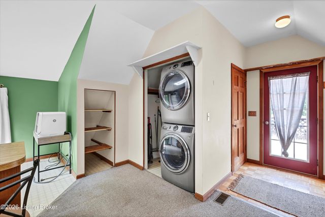 800 Candlelight Ln, Louisville, KY 40214