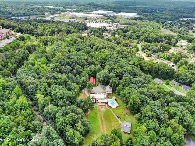 800 Candlelight Ln, Louisville, KY 40214