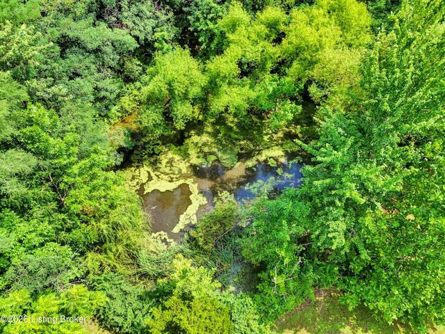 800 Candlelight Ln, Louisville, KY 40214