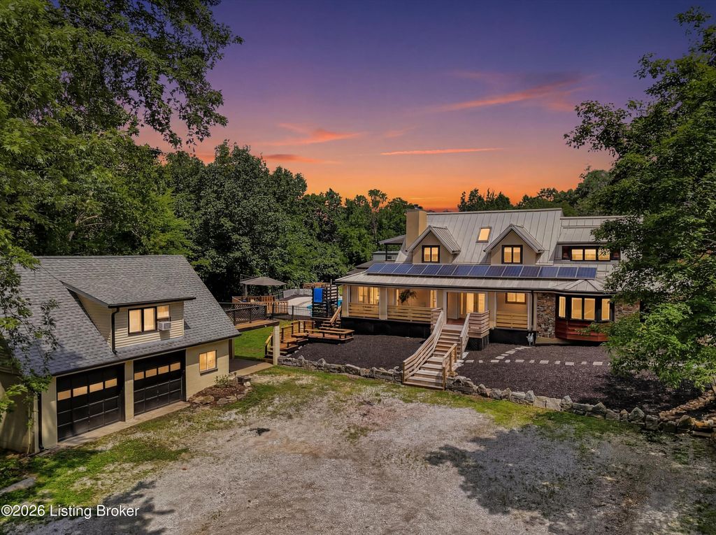 800 Candlelight Ln, Louisville, KY 40214