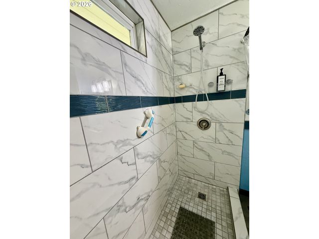 2580 FIR St, North Bend, OR 97459