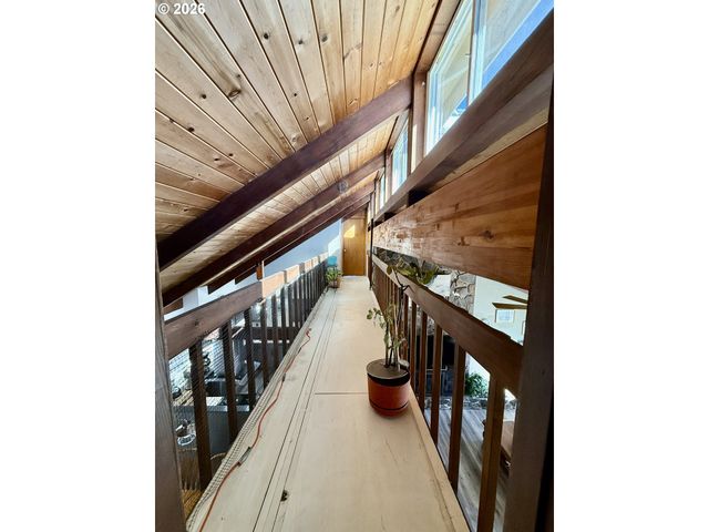 2580 FIR St, North Bend, OR 97459