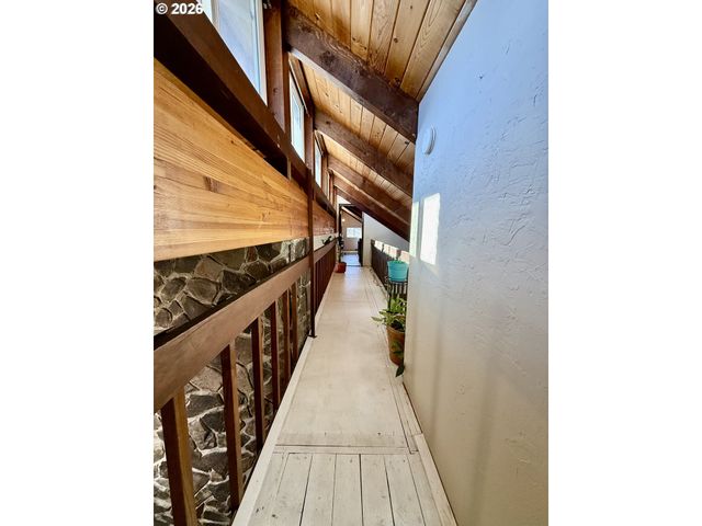 2580 FIR St, North Bend, OR 97459