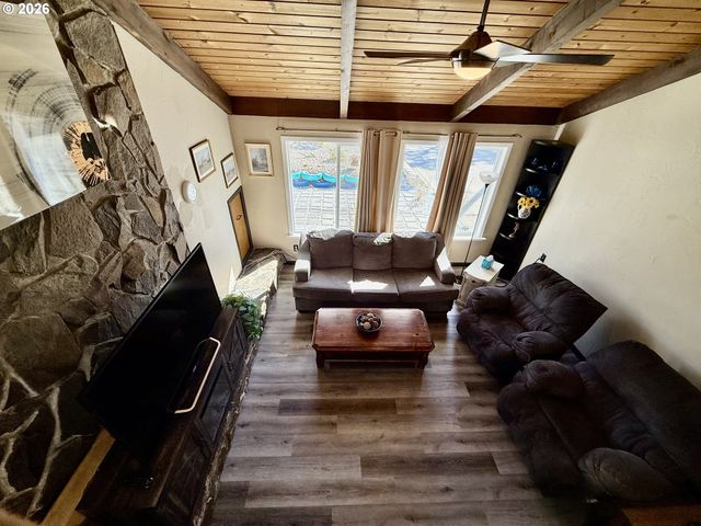 2580 FIR St, North Bend, OR 97459