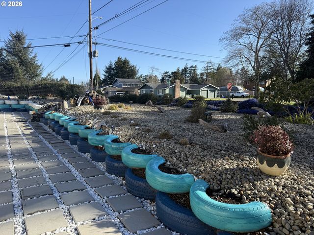 2580 FIR St, North Bend, OR 97459