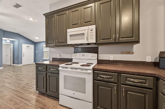 5637 Lotus Street, Houston, TX 77085