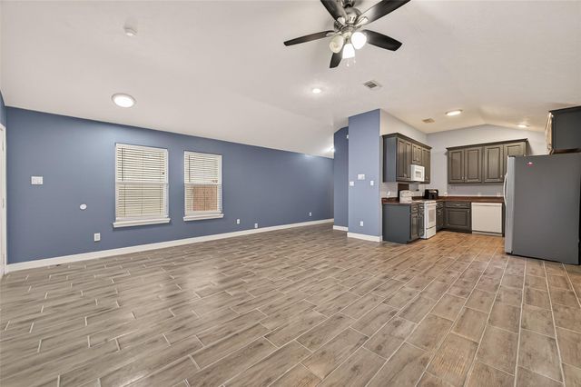 5637 Lotus Street, Houston, TX 77085