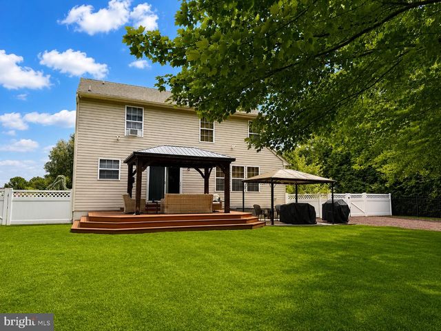 858 FOXMOOR DR, Vineland, NJ 08361