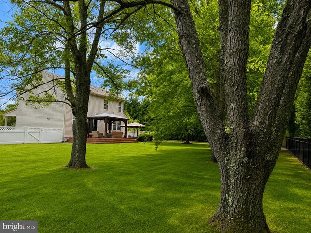 858 FOXMOOR DR, Vineland, NJ 08361