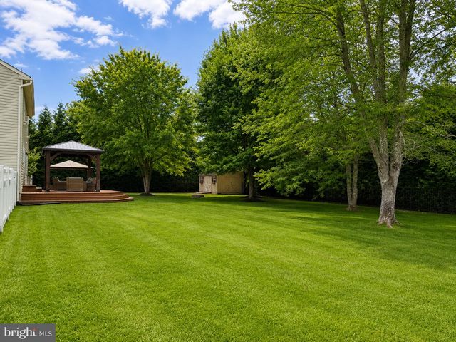 858 FOXMOOR DR, Vineland, NJ 08361