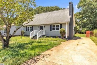 15 La Juan Drive, Greenville, SC 29617