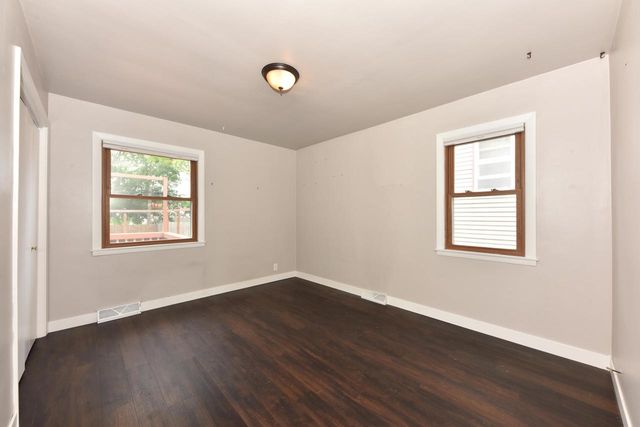 3229 S 56th STREET, Milwaukee, WI 53219