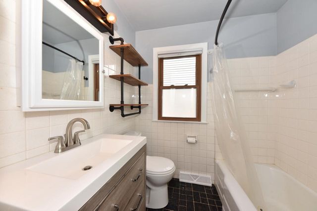 3229 S 56th STREET, Milwaukee, WI 53219