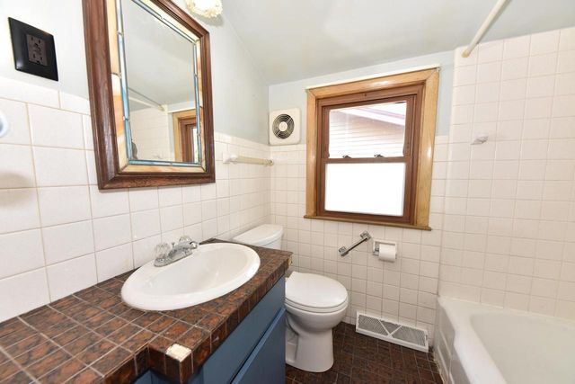 3229 S 56th STREET, Milwaukee, WI 53219