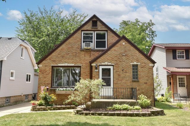 3229 S 56th STREET, Milwaukee, WI 53219