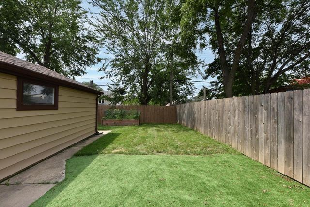 3229 S 56th STREET, Milwaukee, WI 53219