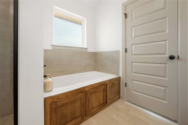 4813 Mistywood Lane, Mustang, OK 73064