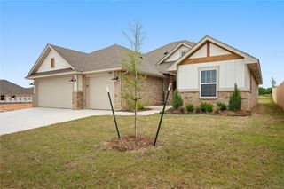 4813 Mistywood Lane, Mustang, OK 73064