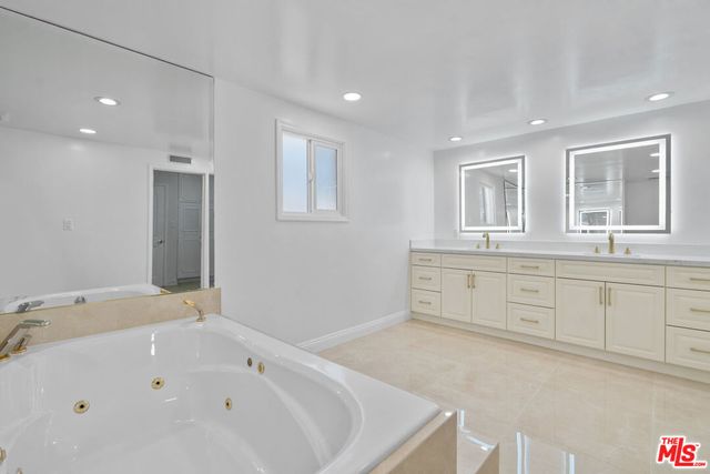 4159 Regal Oak Drive, Encino, CA 91436