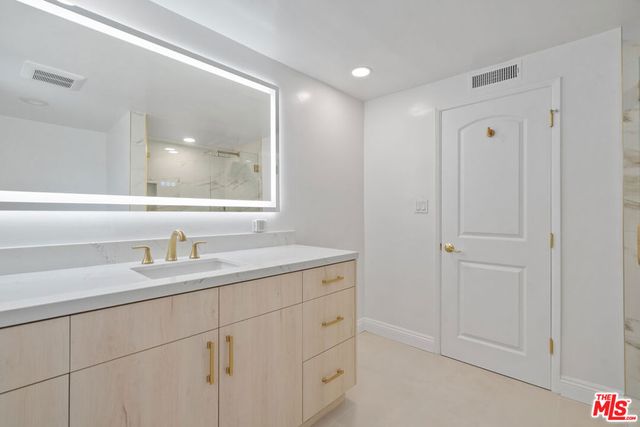 4159 Regal Oak Drive, Encino, CA 91436