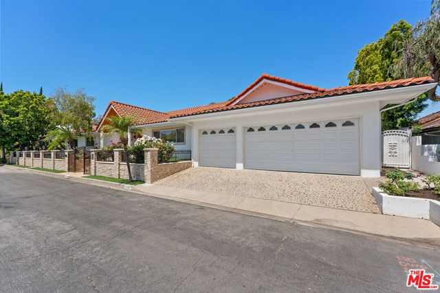 4159 Regal Oak Drive, Encino, CA 91436