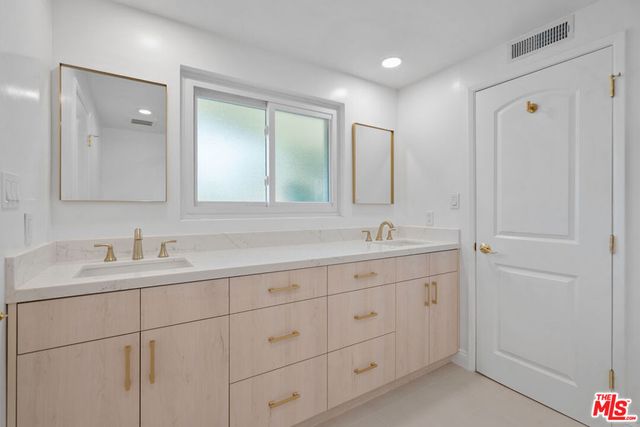 4159 Regal Oak Drive, Encino, CA 91436