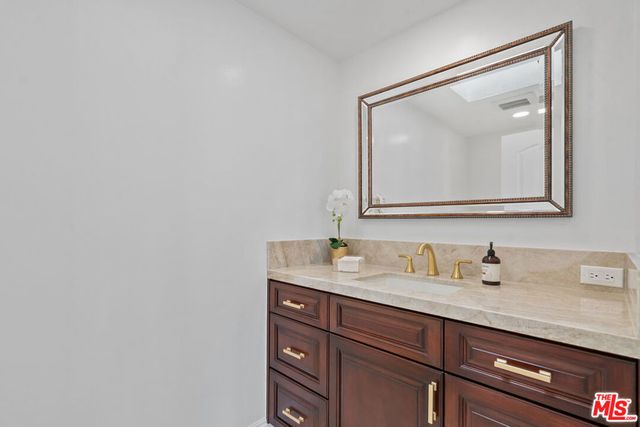 4159 Regal Oak Drive, Encino, CA 91436