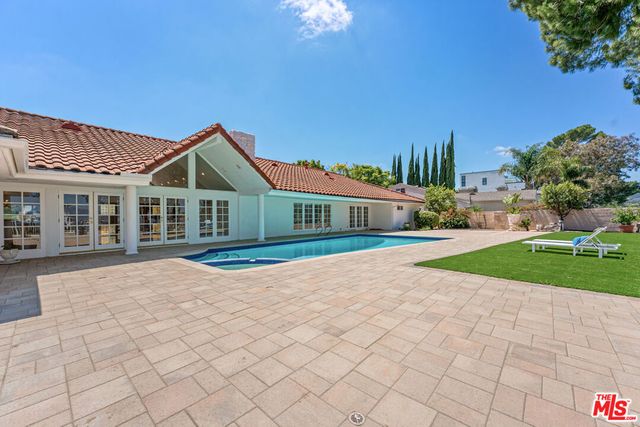 4159 Regal Oak Drive, Encino, CA 91436