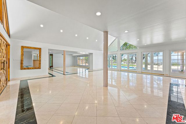 4159 Regal Oak Drive, Encino, CA 91436