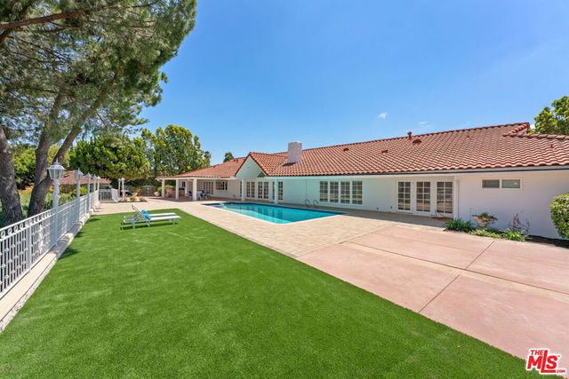 4159 Regal Oak Drive, Encino, CA 91436