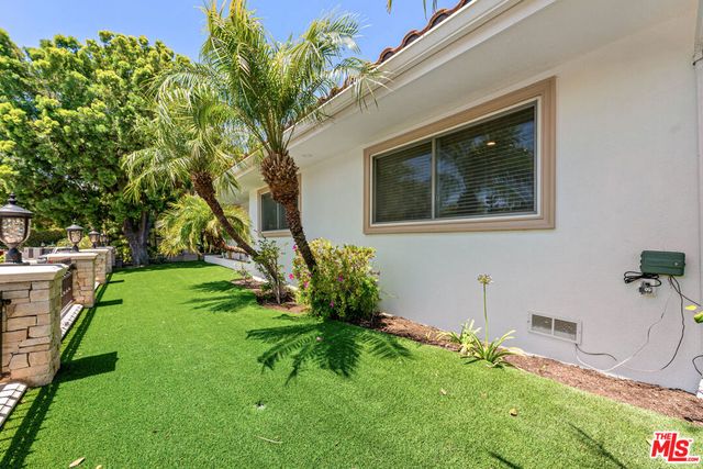 4159 Regal Oak Drive, Encino, CA 91436