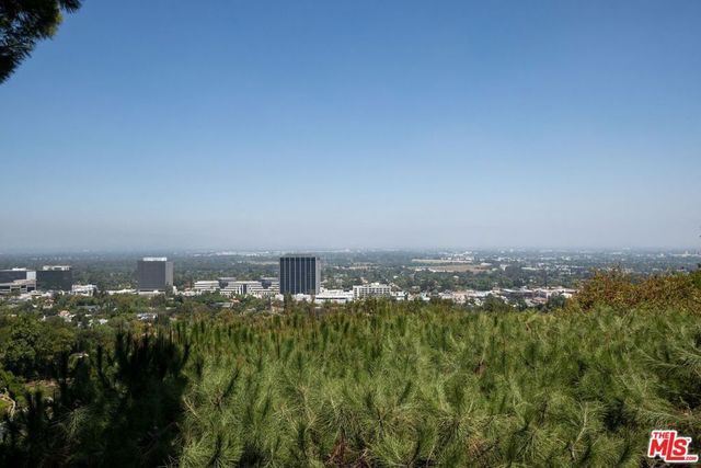 4159 Regal Oak Drive, Encino, CA 91436